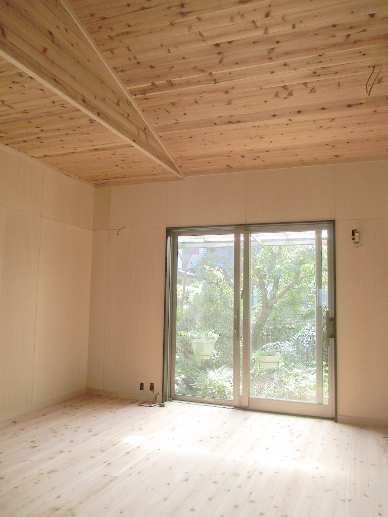 埼玉県狭山市　自然素材を贅沢に使った、勾配天井のリビング　内装リフォーム